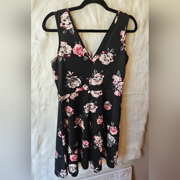 Forever 21 Floral Sleeveless Fit and Flare Skater Dress - Picture 4 of 6